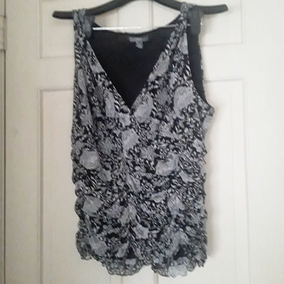 Apt. 9 Tops - Apt 9 black and white Sexy Sleevelees top XL